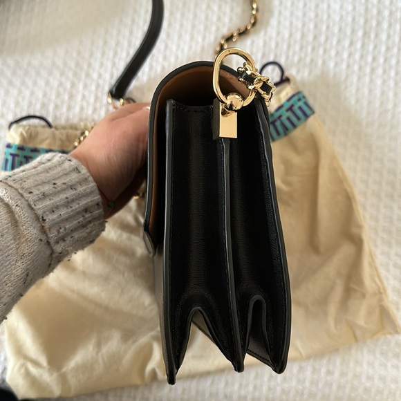 Tory Burch black leather crossbody - Picture 5 of 10